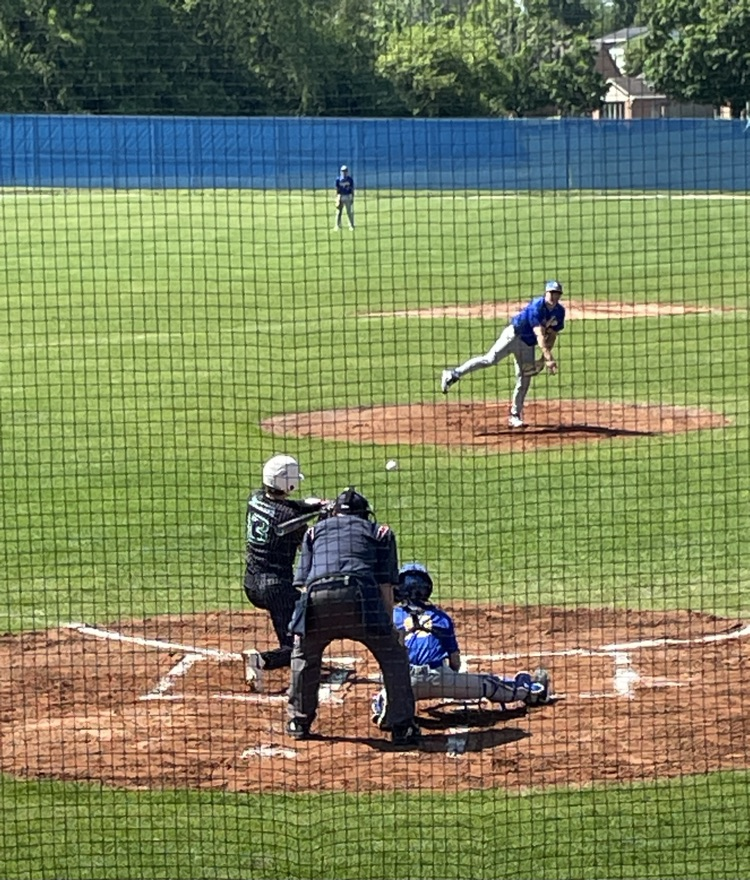 FP_Schools's tweet photo. MC Eagles strike for two runs in the top of the inning; our Rockets strike for three in the bottom! https://t.co/RCyIfSITq6