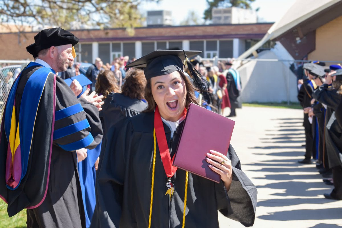 VCSU's tweet photo. 🎓 Hanna Wieland '26 knew VCSU felt like home the moment she stepped on campus—and she spent her time here growing as both a student and a creator.

👉 Read her story at https://t.co/0NtJdeBkbh

#VCSUGrad #VCSUAlum #VikingPride #DigitalDesign #VCSU #Communications https://t.co/evVQLdXhlt