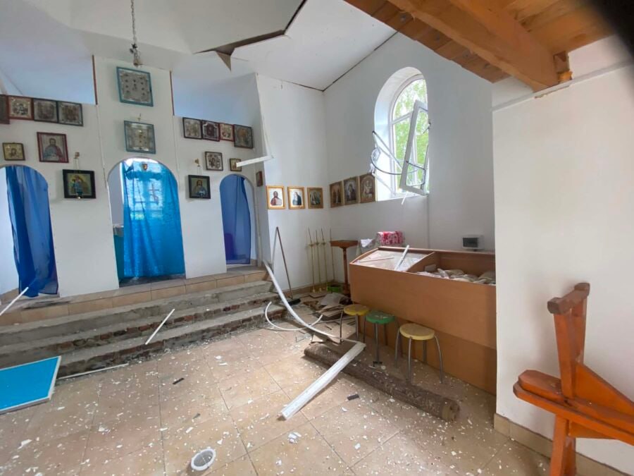 shalt_not_kill's tweet photo. Russian troops destroyed two more Orthodox churches and one Lutheran church in Ukraine.

In the frontline village of Tersyanka in Ukraine's Zaporizhia Oblast, Russian troops destroyed a Lutheran church built in 1911 by immigrants from Germany and the Netherlands.

Russian troops also destroyed an Orthodox church in the village of Ulanove in Sumy Oblast. The church's ruins were discovered on May 25. According to preliminary reports, Russian troops destroyed it with artillery. The village itself is no longer inhabited. Everyone had long since been evacuated, but Russian troops continue to shell and destroy the village.

Also on May 26, Russian troops used drones to attack the town of Snovsk in the Chernihiv Oblast. The strikes hit the local cemetery, damaging dozens of graves and significantly damaging the cemetery's Sts.
