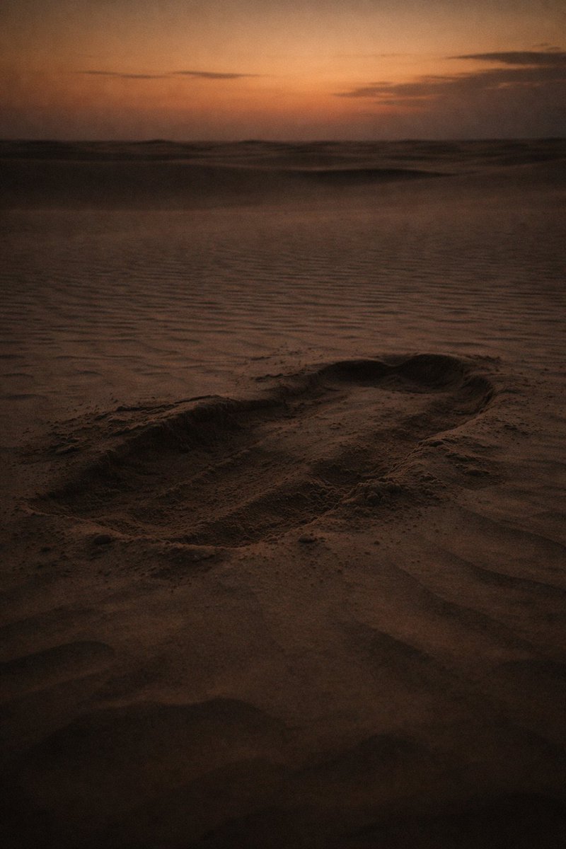 MacabreMisc's tweet photo. The autopsy report concluded the victim drowned in saltwater. #MacabreMiscellanea #TwoSentenceHorror https://t.co/5nJt1hYE72