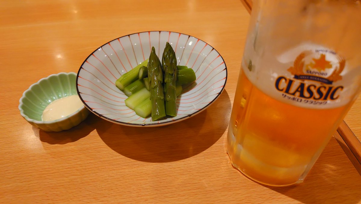 zc33swift's tweet photo. 久々の札幌へ🍻
北海道のアスパラは絶品🫨
太くて甘いなう。
そして苗穂のビール園へ🍺
ジンギスカン🐑祭り🏮 https://t.co/V8sSwGjnaO