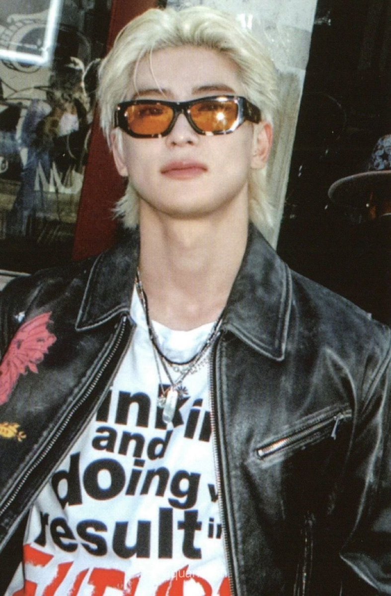 pinkm3lww's tweet photo. เอาแว่นทรงไหนบอกได้เลยครัฟ ลูกพี่ผมใส่ทุกทรง ทรงไหนก็หล่อ หมดทั้งใจยกให้ตี๋แว่นอินเตอร์ https://t.co/zh71m9XwJt