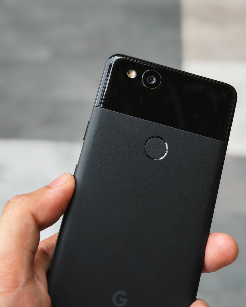 KevinKV16's tweet photo. Shot from one of the last compact 16:9 phone from Google. Google Pixel 2.

Compact yet powerful, I think? https://t.co/ycVnwGhiIA