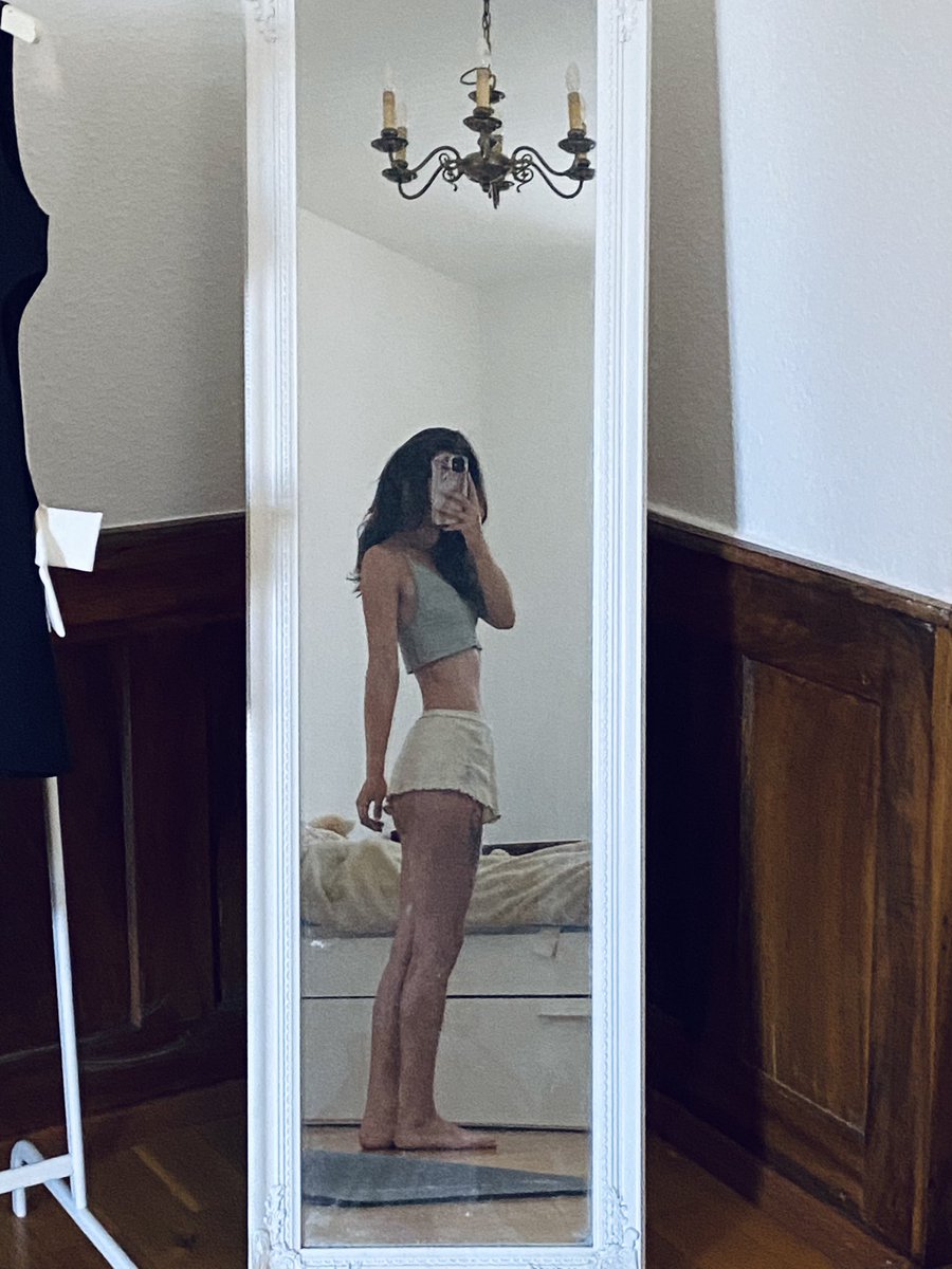 queenarkham_'s tweet photo. Ok but lowkey tea #bodycheck https://t.co/QazSLVGTpA