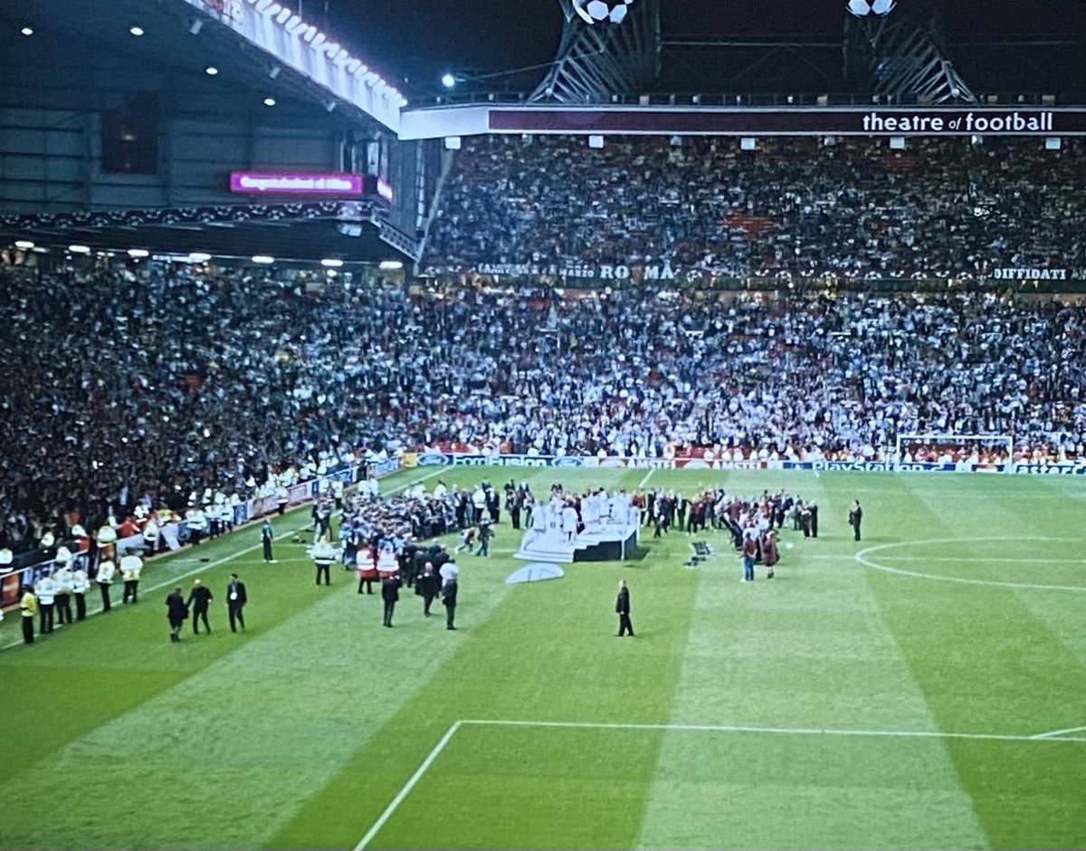 dougbagleyfdl's tweet photo. Milan beating Juventus is always important, the rivalry is similar to Manchester United and Liverpool. Great Clubs with great histories and groups of fans that are very big rivals. So for Milan to beat Juventus to win the UEFA Champions League was a victory that was so memorable. https://t.co/RpF6b79iUQ
