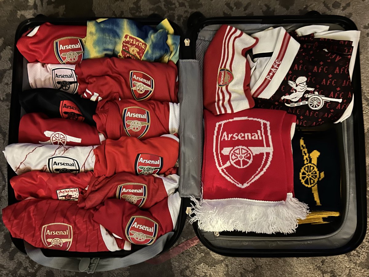 RaulOnDaRun's tweet photo. Hardest choice of my life! What will I wear to the Arsenal parade 🤔 https://t.co/yywMTiOrwA