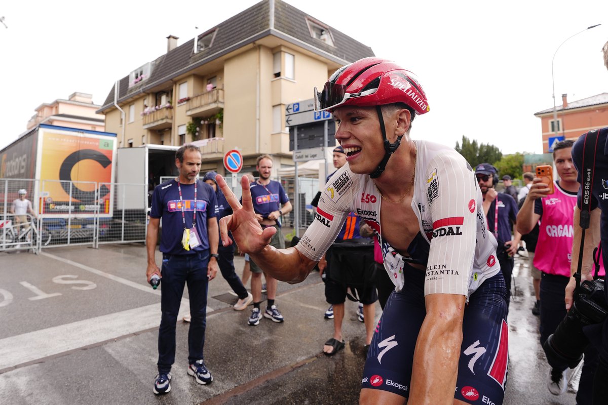 Giro d'Italia tweet media