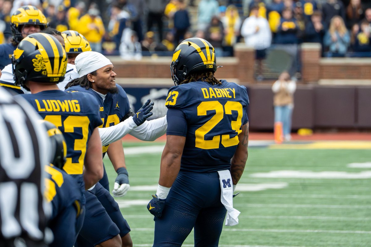 ChampCircleUofM's tweet photo. 100 days until kickoff! 〽️🏈 https://t.co/8lKrqwhMBQ