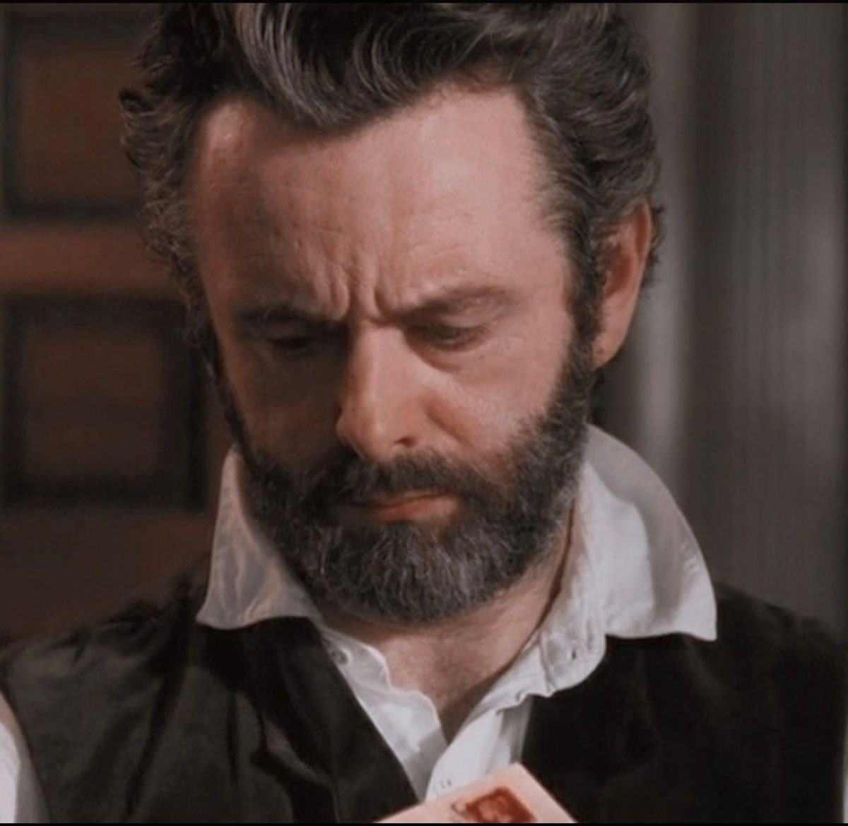carla_evital's tweet photo. If I had a nickel for every time Michael Sheen played a character in love that ends up in a tragic romance, I'd have five nickels. Which isn't a lot, but it's weird that it happened FIVE TIMES, I HAD A LOT OF HOPE IN AZIRAPHALE BREAKING THE CURSE AND LOOK WHAT HAPPENED TO HIM😭🫂 https://t.co/oNn5lYZGxA