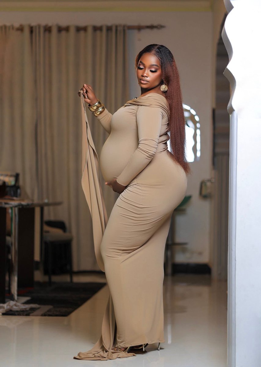 MBU's tweet photo. Slayed all through her pregnancy season 😍 https://t.co/be5qegmD2D