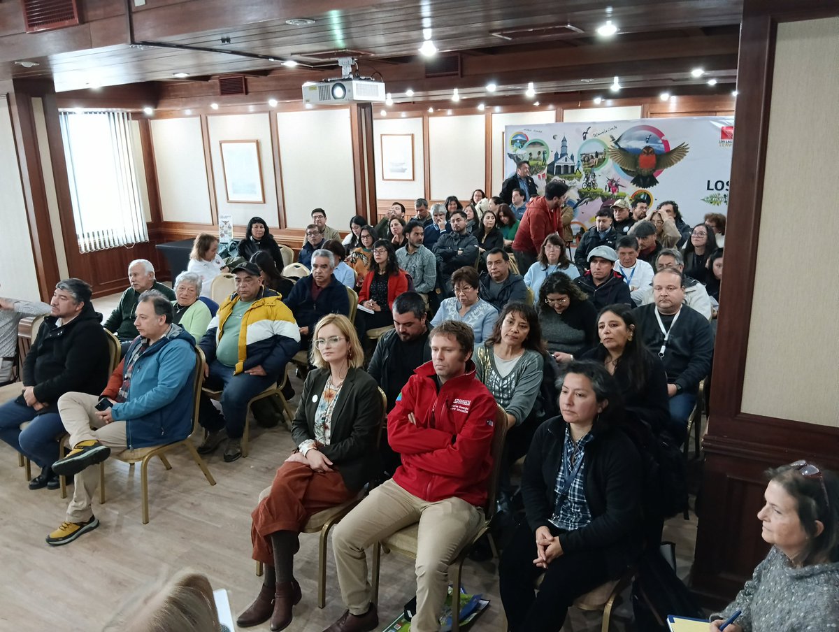 SernaturLagos's tweet photo. 📍#PuertoMontt
Junto al @GoreLosLagos , municipios, gremios y representantes de nuestra actividad turística de los 5 destinos que posee la Región de #LosLagos; llevamos a cabo la 1a Jornada Regional de Gobernanzas Turísticas 2026 para seguir potenciando el trabajo colaborativo https://t.co/TTT2STbqQc