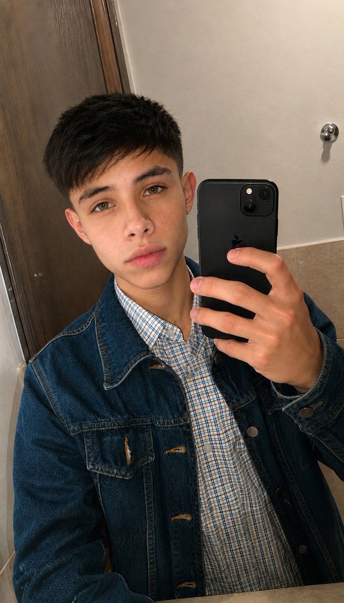 Daniel V tweet media