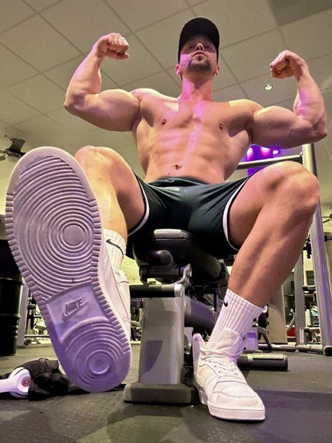SubJockJ's tweet photo. Shredded. Powerful. Overwhelming. You never stood a chance against such greatness. Alpha Alex (@AlphaBullAlex_) always takes control. Resist all you want, those ripped muscles and powerfully smooth soles already have you hooked. This relap$e is permanent. Wor$hip and $erve🏧 https://t.co/I5XtOcicl3