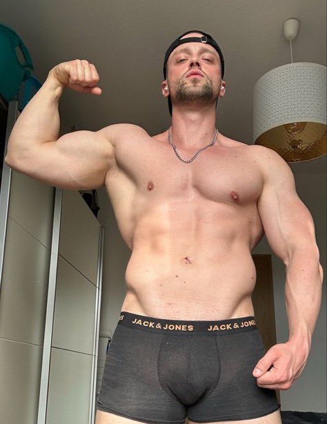 SubJockJ's tweet photo. Shredded. Powerful. Overwhelming. You never stood a chance against such greatness. Alpha Alex (@AlphaBullAlex_) always takes control. Resist all you want, those ripped muscles and powerfully smooth soles already have you hooked. This relap$e is permanent. Wor$hip and $erve🏧 https://t.co/I5XtOcicl3
