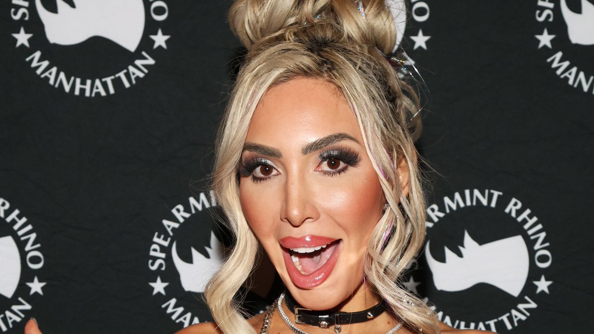 ComplexPop's tweet photo. Farrah Abraham Says She Can’t Fully Open Her Mouth Due to Jaw Condition Details: https://t.co/cIW0QoPPWr https://t.co/uzm2Nty5xB