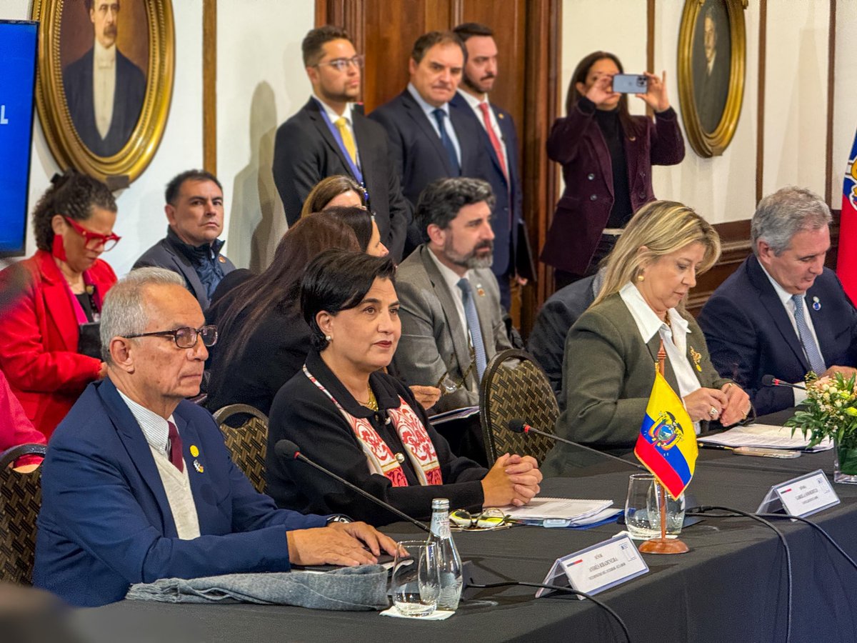 CancilleriaEc's tweet photo. Ecuador llega a esta cita regional con resultados concretos y una estrategia clara para acabar con las mafias. En este marco la canciller @gabisommerfeld reafirmó que la lucha contra el crimen organizado transnacional es una prioridad del presidente @DanielNoboaOk. https://t.co/yVuvciANpY