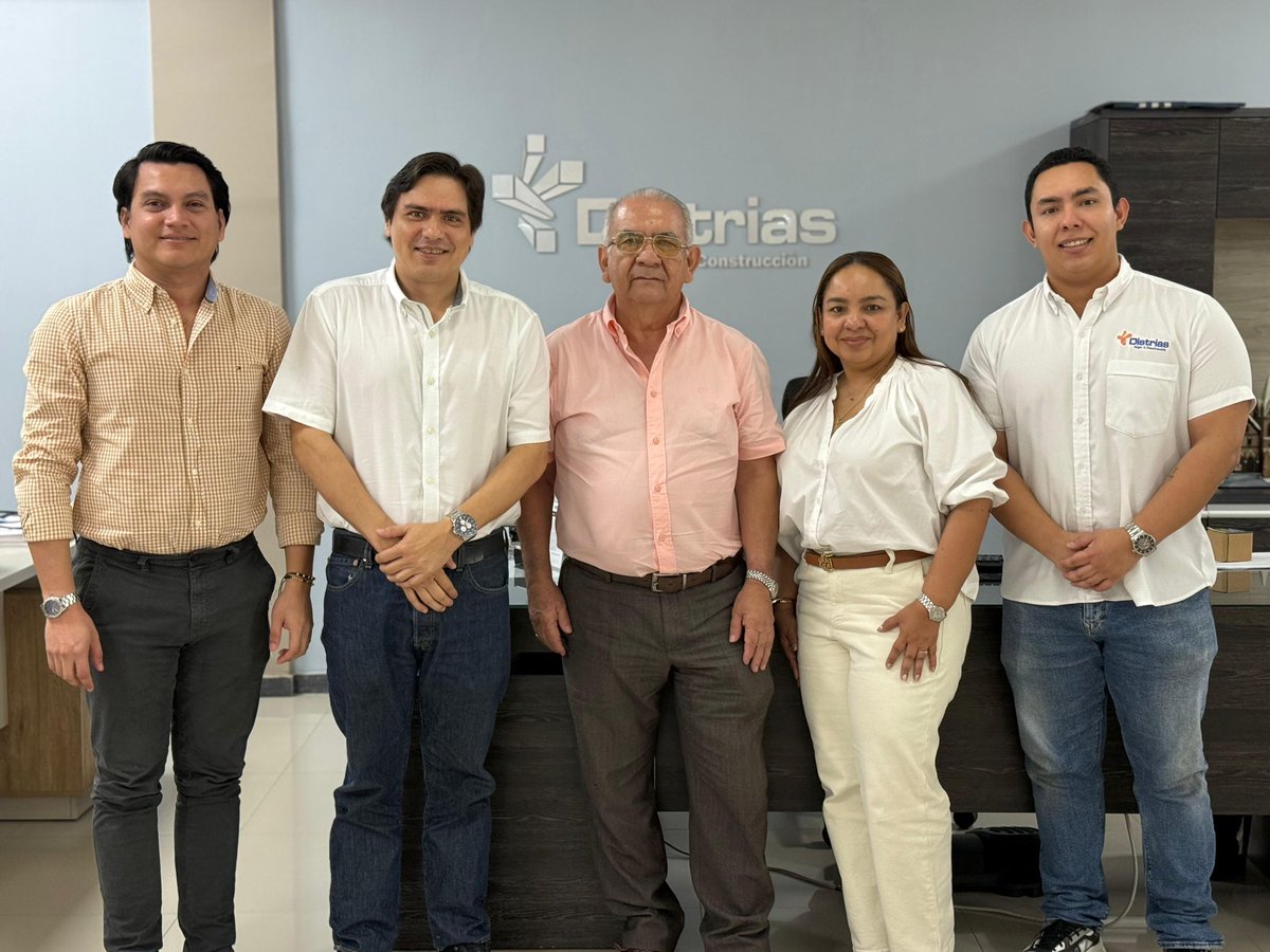jnicobarrios's tweet photo. Iniciamos jornada de relacionamiento empresarial con Distrías. Desde la Sec de Desarrollo Económico trabajamos de la mano con nuestros empresarios, escuchando y construyendo acciones conjuntas para impulsar la ciudad. Presentamos beneficios tributarios e incentivos al empleo. https://t.co/hZtYcDNVZz