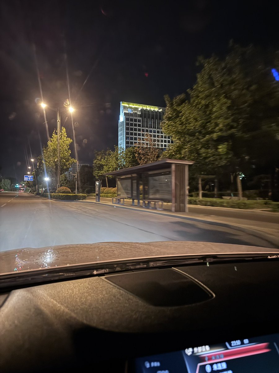 l517518's tweet photo. #邹城 0537发现这个停车场不错，来尝试一下，邹城 https://t.co/TFXIn8MPkf