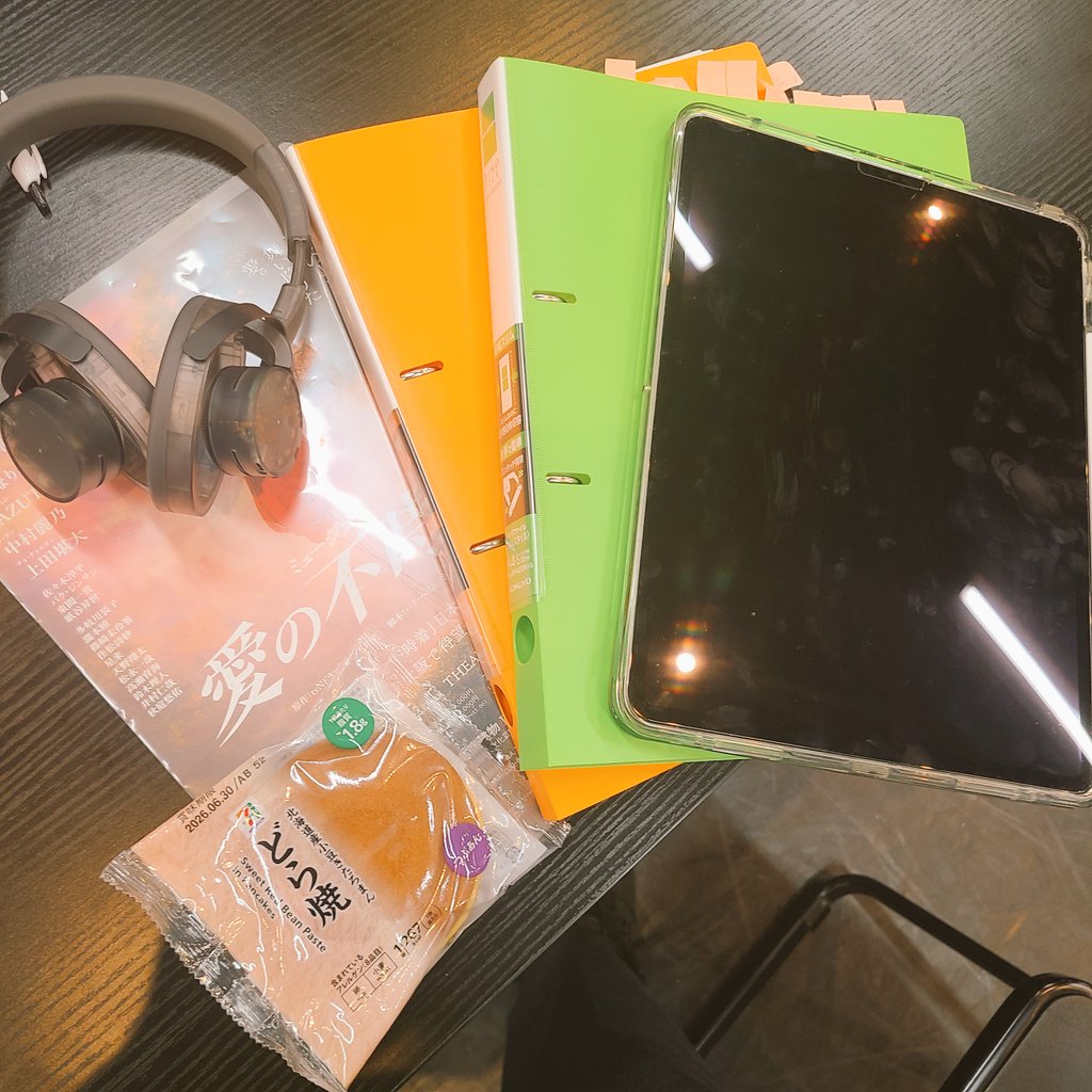 jun5563's tweet photo. 今日も愛の不時着を作ってます！

本国で愛の不時着に出演してたパク•ジンサンと１枚撮ってもらいました！

一緒に良い作品にしましょ！

また明日！
#愛の不時着 
#사랑의불시착 #ミュージカル　
#愛の不時着ミュージカル https://t.co/TiEze6VBNh