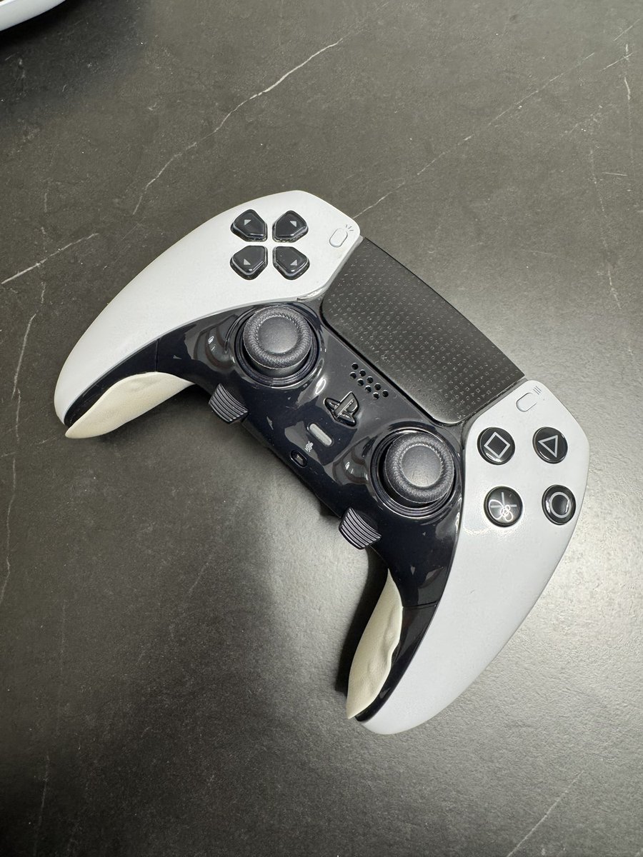 controllerlab_'s tweet photo. Installation et calibrage joysticks Hall Effect TMR + installation clic souris pour @xrrouky ! https://t.co/Wh7bt8IDQO