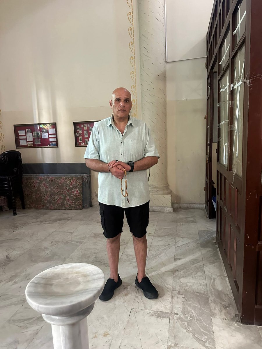 PGabRomanelli's tweet photo. «En las pruebas de la vida, toma el Rosario y aférrate a la mano de la Virgen» 

📖 Santa Teresa de los Andes https://t.co/2x0n1WBt6h