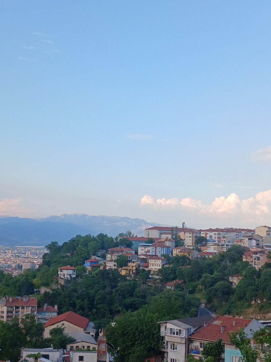 MNEPELN2's tweet photo. İyi Akşamlar 🧚‍♀️☕️
Özlemin azı çoğu olmaz 
Ağırdır işte...
Anne evi 🥺 https://t.co/jevGfpXh40
