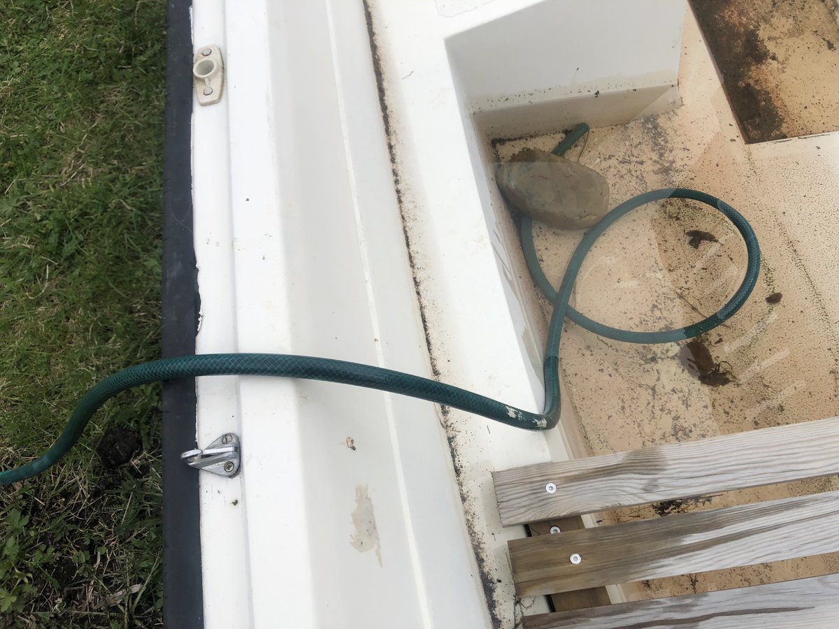 SimonTimber's tweet photo. Emptying the boat with physics. #skarmunken https://t.co/cnIudx9Xwy