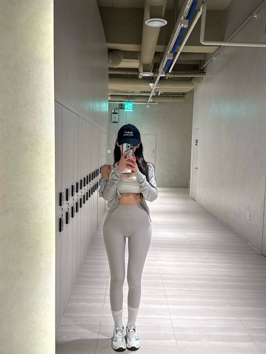 女大 李佳怡 tweet media