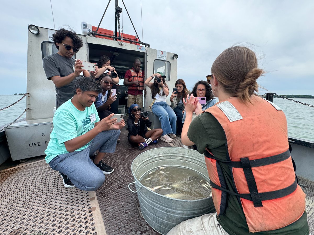ijnr_official's tweet photo. The Community Reporting Fellowship is in full swing! On Tuesday the cohort gathered in Detroit for the New Wave Award ceremony and the launch of the fellowship. On Wednesday we headed to Stone Lab and dove into freshwater science! Stay tuned for updates on today's adventures! https://t.co/weRYHKLpUz