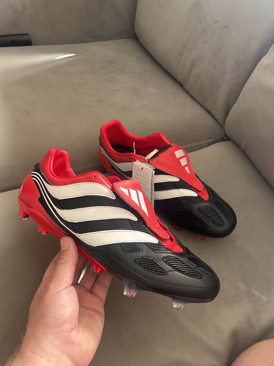 Js10js100's tweet photo. On that note, looking to get back playing next season. Need a full pre season under my belt. 

Realistically looking for Step 5, open to offers. Want to get back enjoying my football. 

CM/CDM/CB 

Spray diags all day in these wheels 😍 

RTs appreciated 👊🏼⚽️ https://t.co/r61x8dvF3x