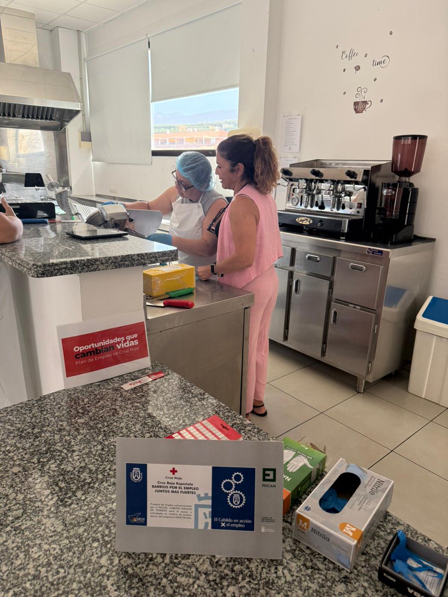CruzRojaLP's tweet photo. Formación de Ayudante de Supermercado, una experiencia para seguir aprendiendo y acercándose al empleo.
Gracias al Ayto de Guía de Isora por cedernos las instalaciones💪🤝 
➡️+info: monica.gonzalezde@cruzroja.es✉️ 
#BxEJuntosMásFuertes #ACSur #EmpleoCruzRoja #PlanEmpleoCruzRoja https://t.co/lSrpPYUIOG