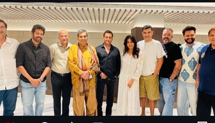 aruna_sk's tweet photo. Woahh #Maatrubhumi screening #SalmanKhan https://t.co/FND8fxrco8