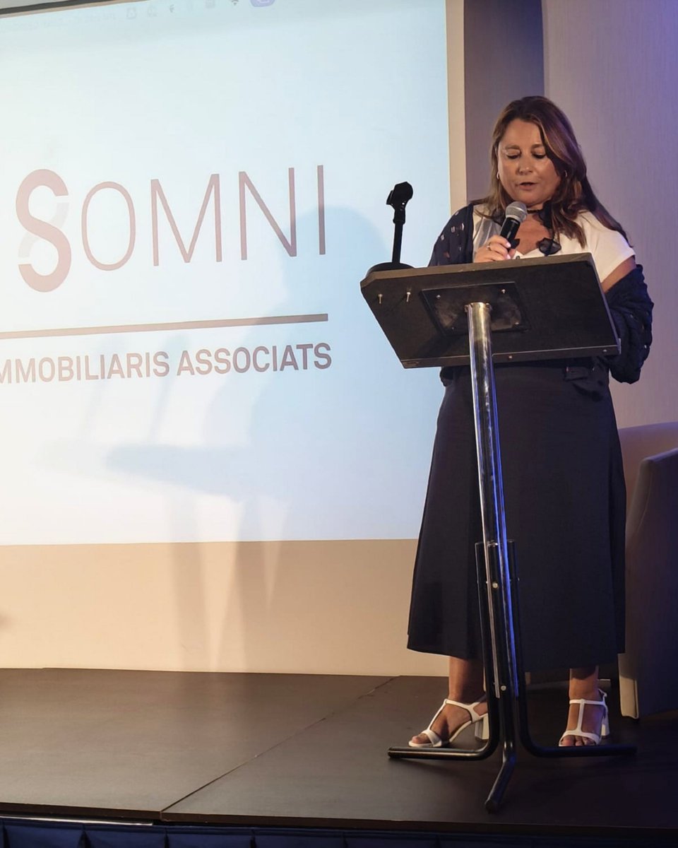 faiinmo's tweet photo. FAI presente en el 7º Congreso @immosomni 📍 Barcelona.

@jmalfaroj participó en los paneles junto a su presidenta @evalopezfincaseva.

Asociaciones más fuertes. Mejor formación. Profesionales más preparados.

#FAI #Immosomni #MercadoInmobiliario https://t.co/UeNzo394EF
