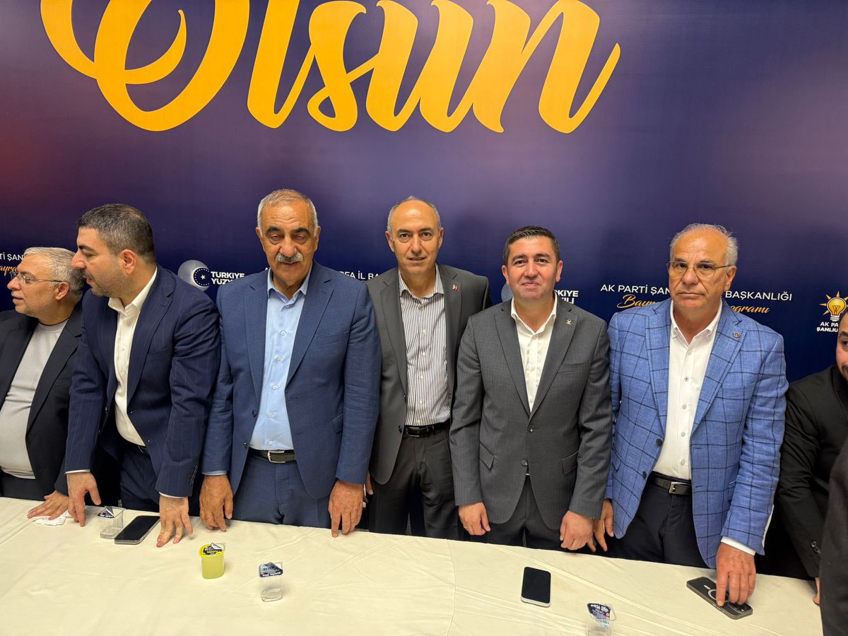 SuphiAksoyB's tweet photo. AK Parti Şanlıurfa İl Başkanlığımızın düzenlemiş olduğu bayramlaşma programına katılarak kıymetli dava arkadaşlarımız ile bayramlaştık. 

@milhamigunbegi @akpartiurfa https://t.co/3aTibIl670
