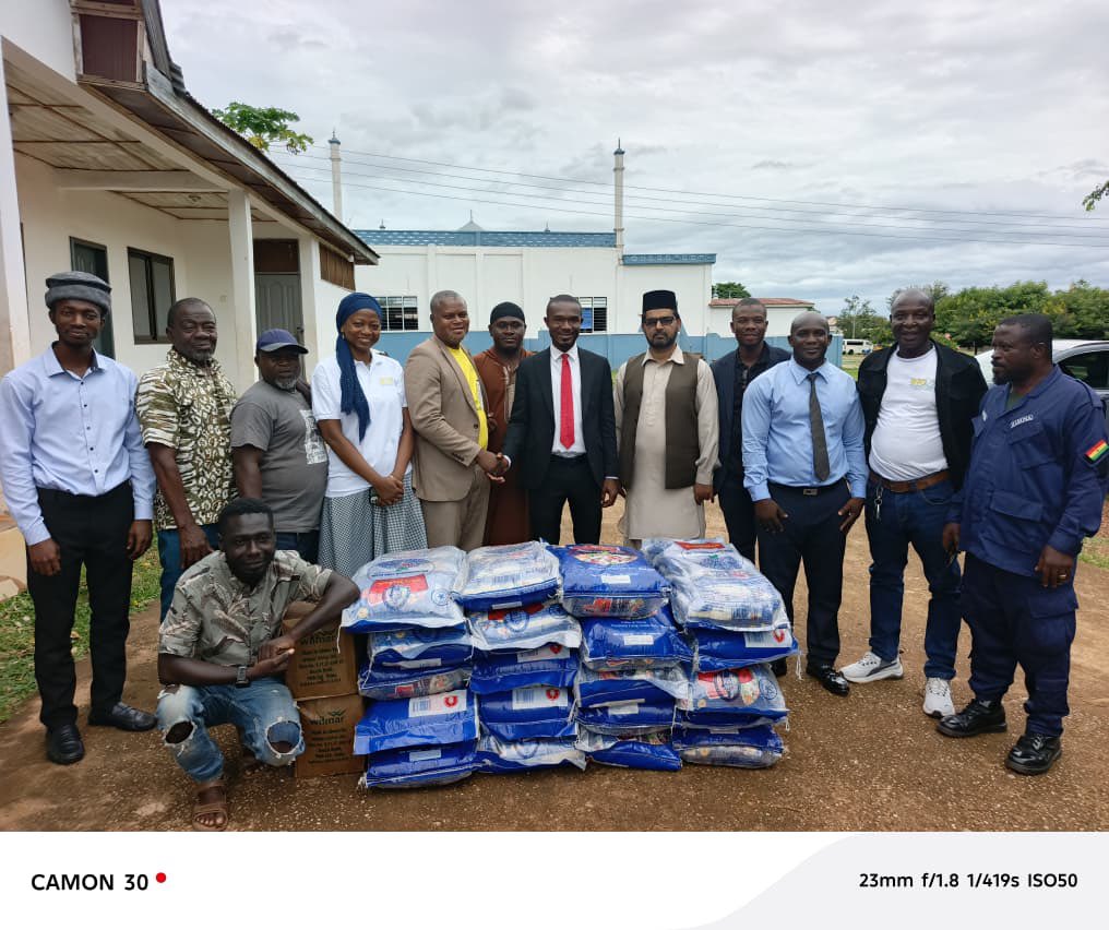 SICLifeGhana's tweet photo. SIC Life Insurance LTD supported Muslim communities across 6 regions of Ghana for Eid ul-Adha.
The Company donated rice, oil, rams &amp; cash to mosques in Dambai, Tamale, Techiman, Bolga, Wa &amp; beyond.  

Grateful for the prayers and warm welcome… https://t.co/OxPB9GvNsj