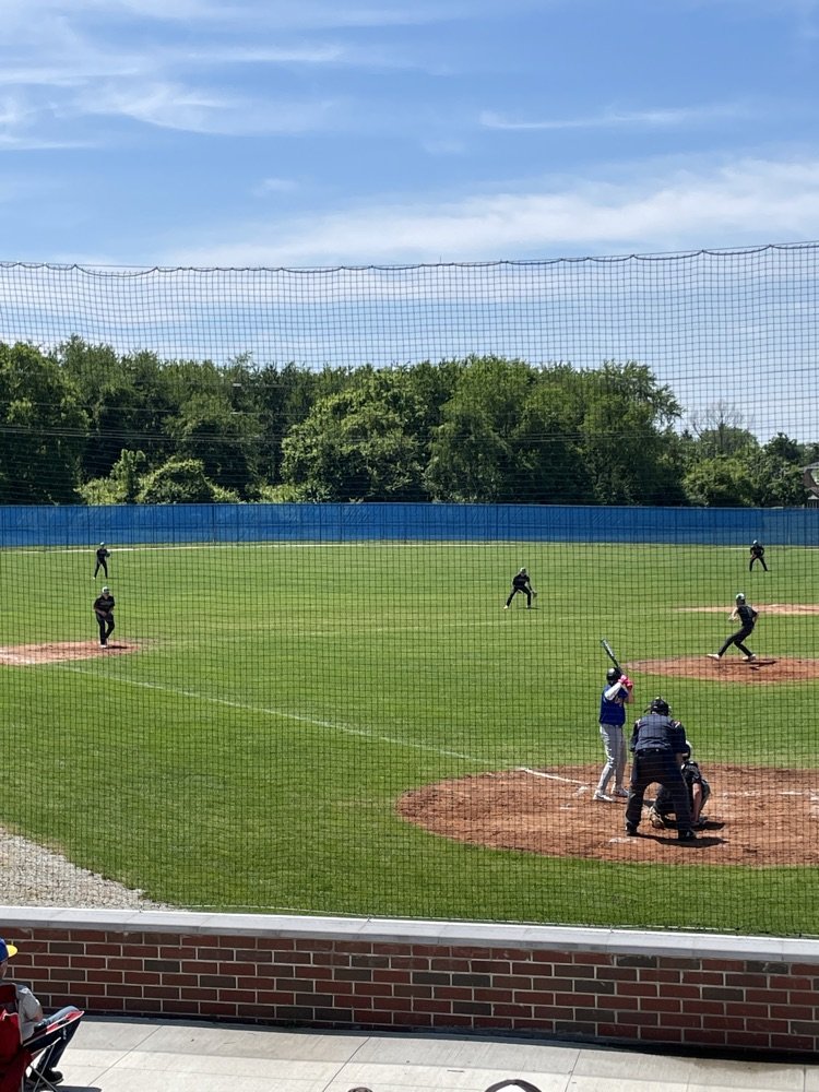 FP_Schools's tweet photo. Three more in the third inning! Rockets 10, Eagles 2! https://t.co/1b3zbbSlUm