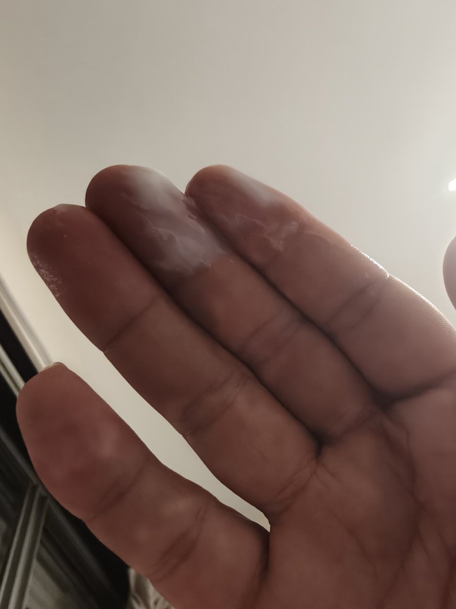 Ecupdebbw's tweet photo. 蹭了主人一手的白浆

ps：下一秒这个手就扇在了我的脸上😜 https://t.co/J5fzCkkE95
