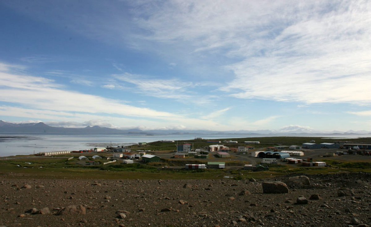 imwithevan's tweet photo. ironically you can also do the same thing but backwards with kerguelen and the cayman islands https://t.co/hQaXvq1D9z