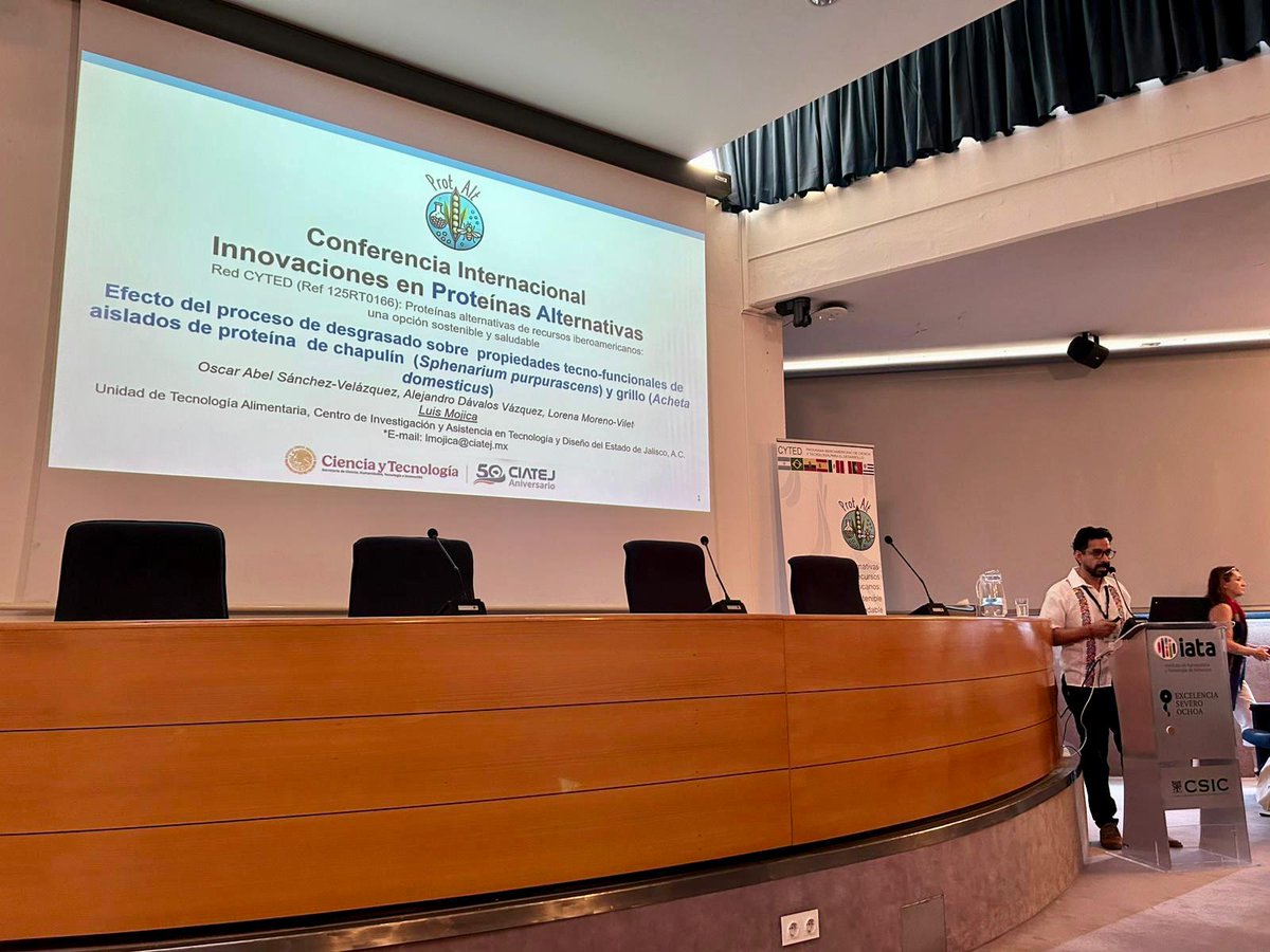CIATEJ's tweet photo. 🌍🔬 El Dr. Luis Alfonso Mojica, investigador del #CIATEJ, participó en la Reunión de Coordinación de la Red CYTED y la Conferencia Internacional “Innovaciones en Proteínas Alternativas” en el @iata_csic   🇪🇸

🦗 Presentó investigación sobre proteínas de chapulín y grillo. https://t.co/5TPzTnUHub