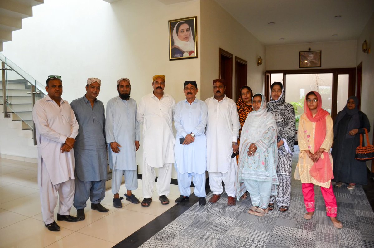 janmohdppp's tweet photo. چیئرمین ملیر ٹاؤن وصد پی ایس 89 پاکستان پیپلز پارٹی جان محمد بلوچ نے سینئر نائب صدر پیپلز ڈاکٹر فورم ڈاکٹر ایوب بلوچ کے ہمراہ علاقائی سیاسی و سماجی شخصیات سے ملاقات کی اور عید کی مبارکباد پیش کی ۔
#EidMübarek https://t.co/73hkGamzOB