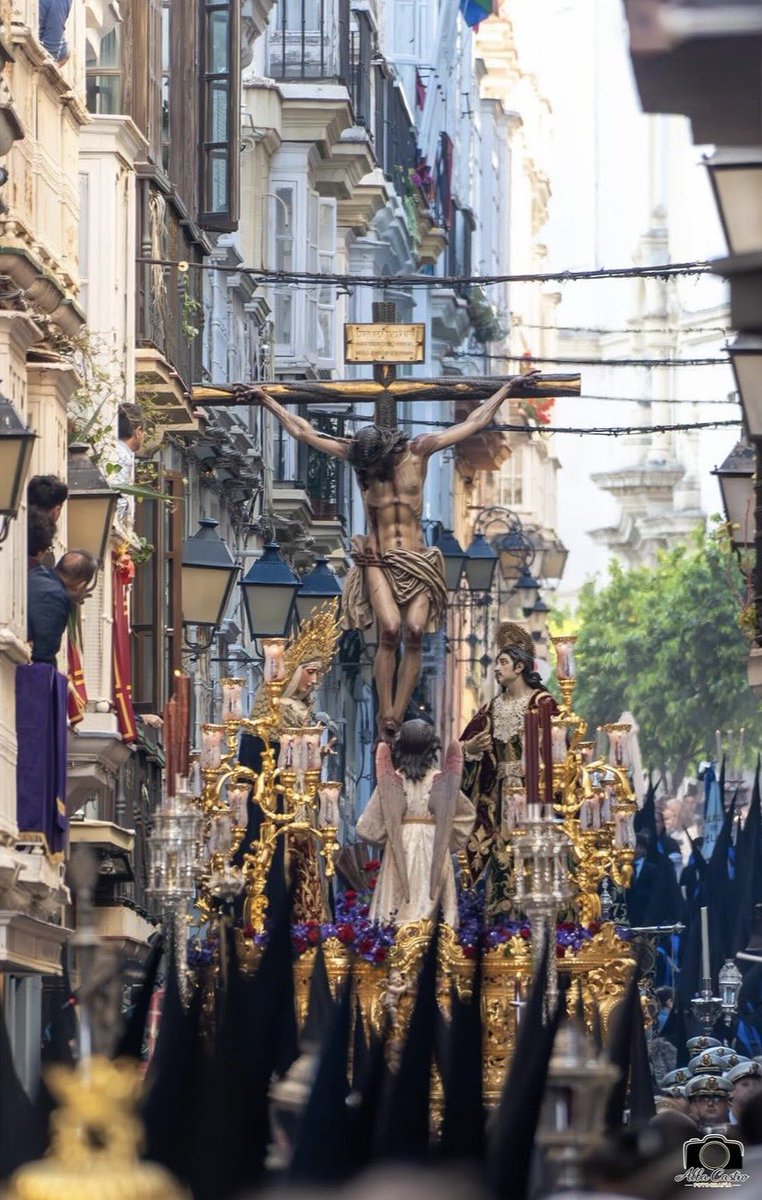 luzdepasion's tweet photo. 🟣#ULTIMAHORA 

Los hermanos de @HdadAguasCadiz APRUEBAN la eliminación permanente de Longinos a caballo, la reorganización de su misterio por parte de José María Leal, además de la restauración del Stmo Cristo de las Aguas y la realización de una nueva cruz para el señor https://t.co/AWVOE8QAcl