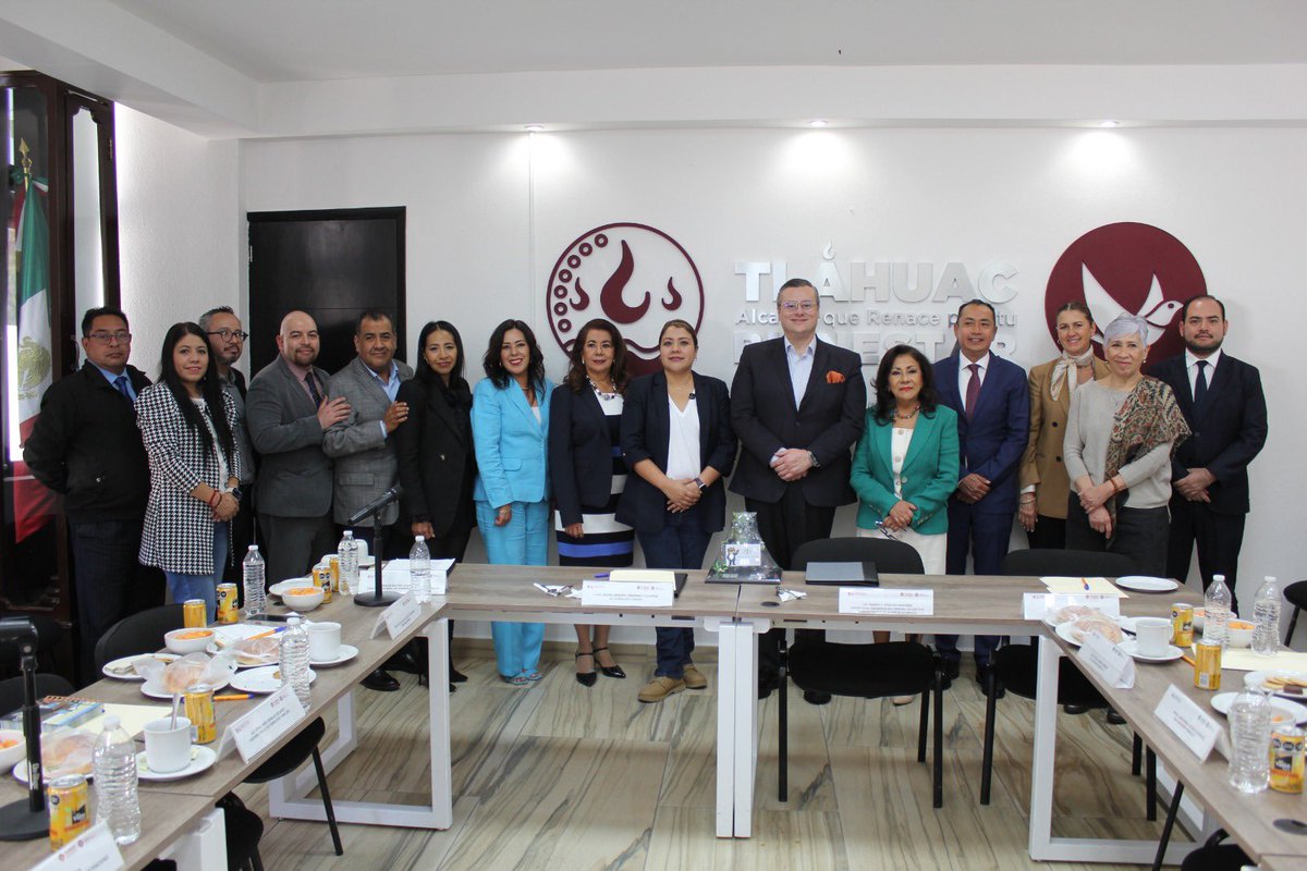 TJA_CDMX's tweet photo. El día de hoy llevamos a cabo la firma del Convenio Marco de Colaboración con la @TlahuacRenace, reafirmando nuestro compromiso de impulsar acciones conjuntas que fortalezcan el acceso a la justicia administrativa, la cercanía institucional y el bienestar de las y los ciudadanos https://t.co/rmgSX7qhUm