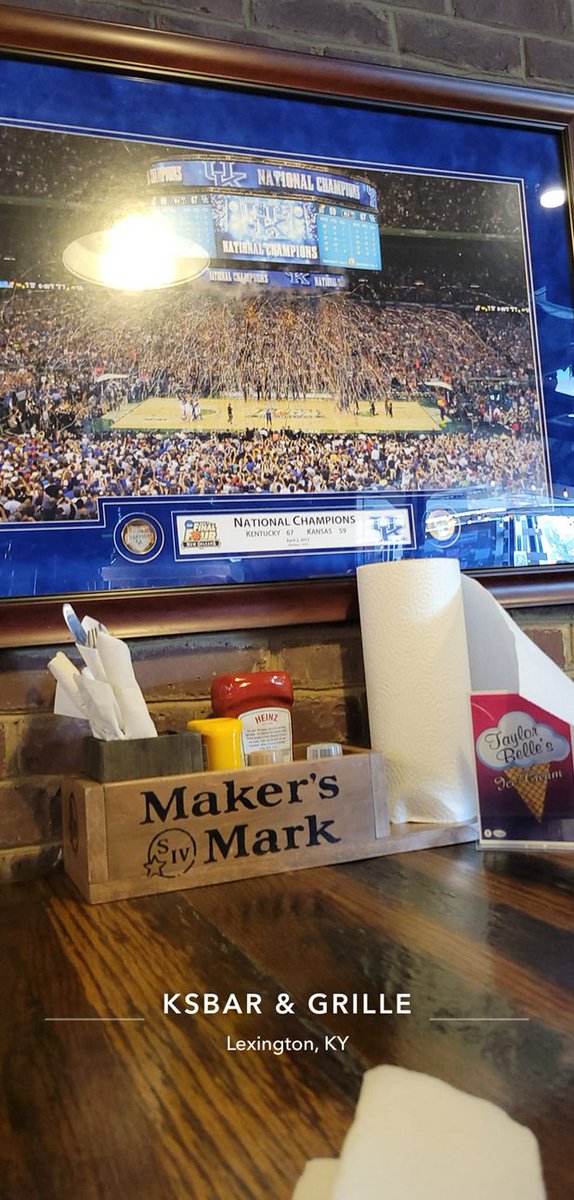 AgentBenji's tweet photo. When my girlfriend (now fiancé) learned I was a Kentucky fan, there were three places she made sure I visited right away. First was Rupp (obviously), second was Commonwealth Stadium, and lastly @KSBarAndGrille. @KySportsRadio Those few times we visited always felt like home. https://t.co/5ICJDWQWvW