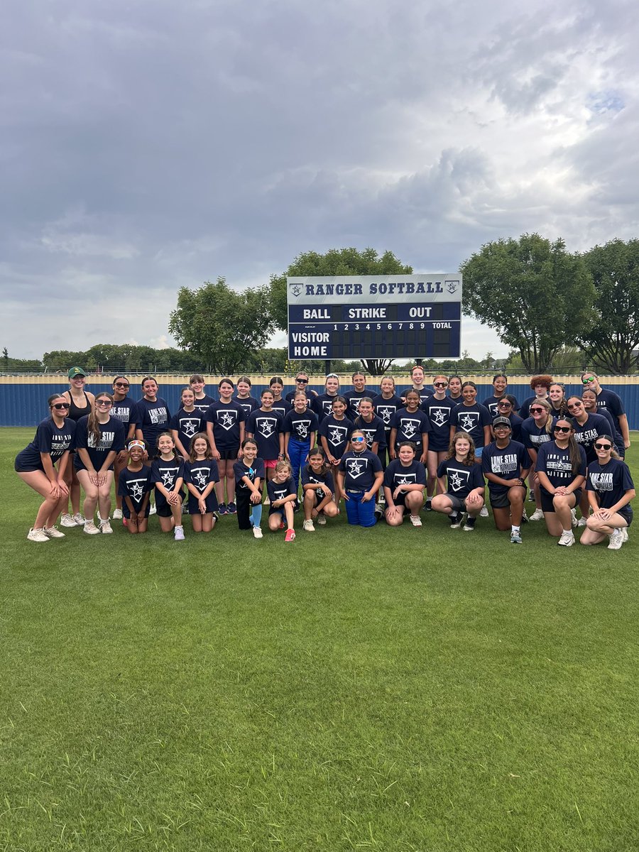 LSHSSBall's tweet photo. Best way to start summer! ☀️🥎

We had an absolute blast with our incoming 3rd-9th graders! Way to bring the energy!

The future of Lone Star Softball is BRIGHT and we can’t wait to watch this next generation continue to grow. Thank you to everyone who came out! #SDLUP https://t.co/6mve6S9Xfg