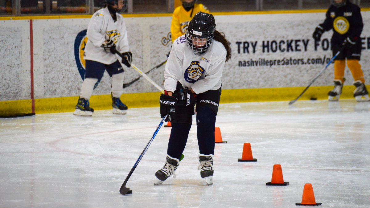 FordIceCenter's tweet photo. Summer Skills officially kicks off next week! There is still time to sign up. Join us this summer to grow confidence, stay active and have fun on the ice with our elite staff and gear up for the fall season of hockey 😎🏒

🔗 https://t.co/MTcVBD8sau https://t.co/jXJmQYMy4H