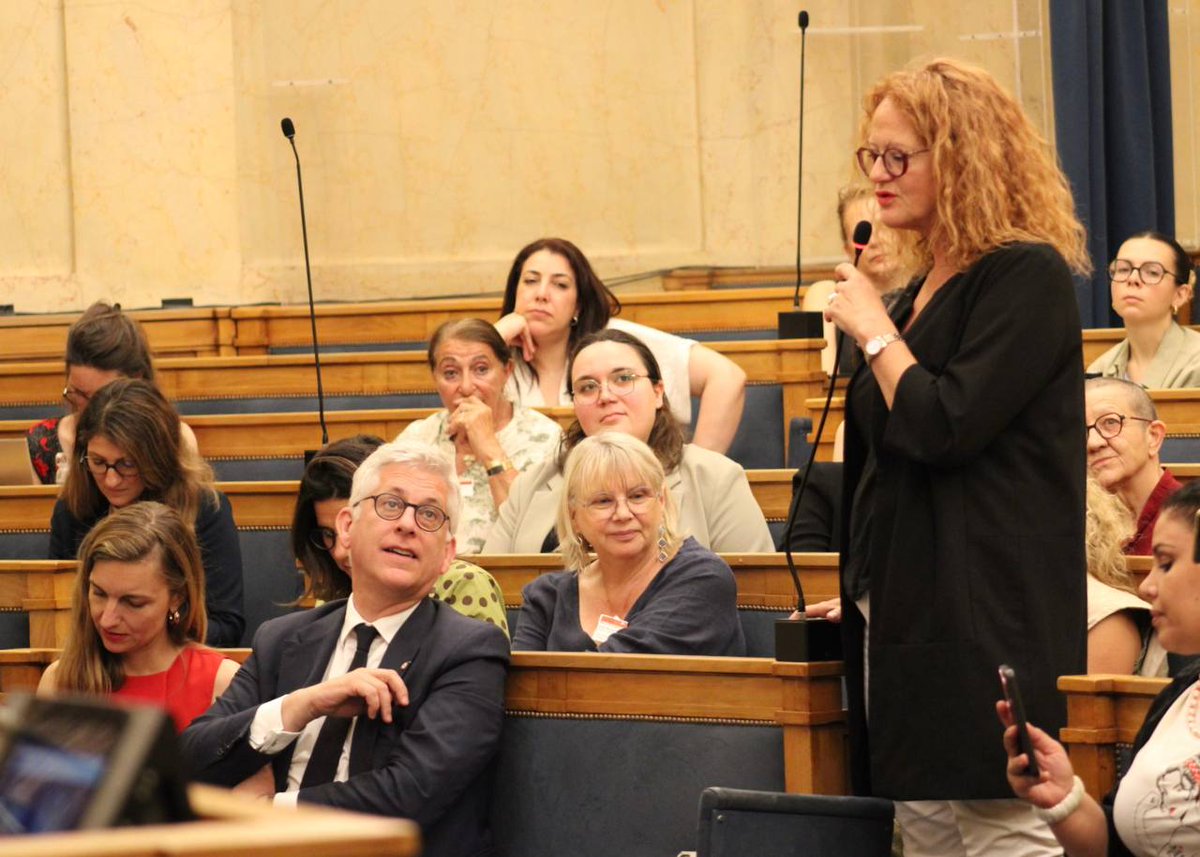 fredvalletoux's tweet photo. Merci à @YaelBRAUNPIVET d'avoir ouvert ce matin ces 2èmes Rencontres sur la santé des femmes que j'organisais à l'Assemblée nationale.

Une matinée pour faire le point sur trois facettes d'un sujet vaste et majeur : la prise en charge des cancers féminins, les enjeux autour de la fertilité et la réduction des inégalités de genre en santé.

Une matinée de débats denses et de grandes qualités grâce à des intervenants, soignants, spécialistes et associations de patients passionnants sur des thèmes essentiels. Essentiels, mais loin d'épuiser le sujet. 

La suite l'année prochaine pour les 3ème Rencontres sur la Santé des femmes !
