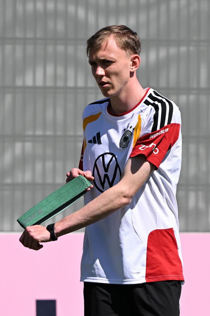 MediaBVB's tweet photo. Maxi Beier 🇩🇪 https://t.co/2gWYNbIN38