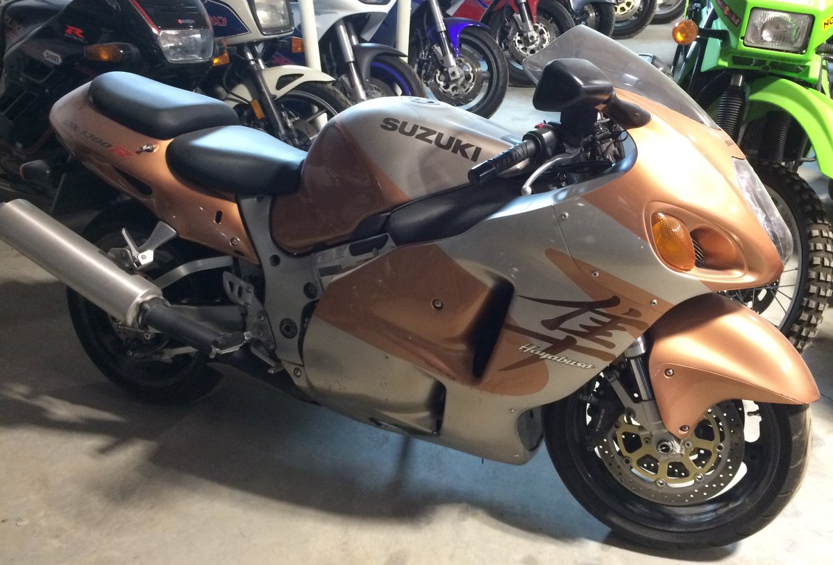 Moto_History's tweet photo. This 1999 Suzuki Hayabusa has been called the fastest production bike of the 20th century.  This one is in storage.  #suzuki  #fastmotorcycles  #superbike  #sportbike  #kingofthemotorcycles  #speedster  #motorcyclehistory  #motorcycleengineering https://t.co/3YhwBxiEa5