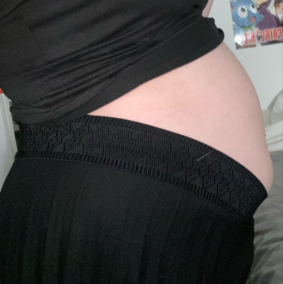dollscrytoo's tweet photo. Post binge belly https://t.co/UKi3QAcWCt