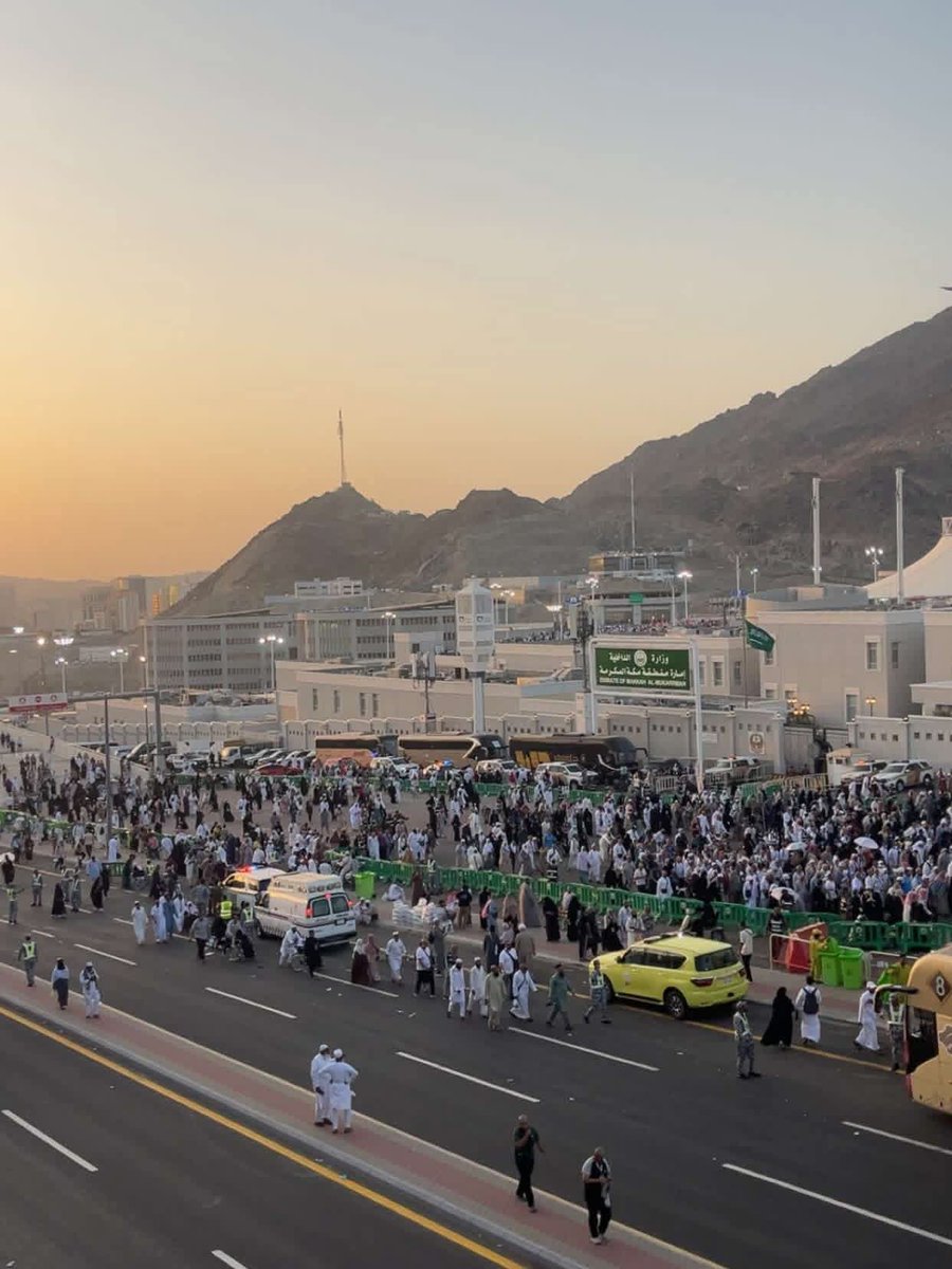 HaramainInfo's tweet photo. End of Day 4 of Hajj. Tonight is the final night in Mina for many Hujjaj who will leave Makkah tomorrow.

At midday they will again pelt all 3 Jamarat and return to Masjid Al Haram to perform Tawaf Al Wada’a around the Ka’bah for one last time.

May Allah grant them an accepted pilgrimage and forgiven sin. 

#Hajj 
#Hajj2026